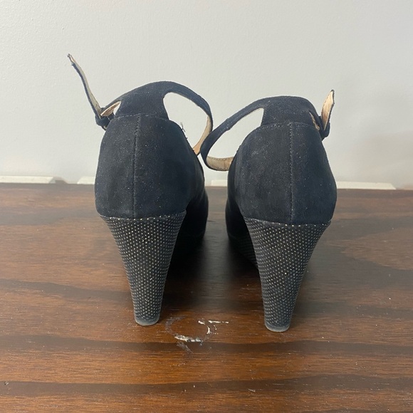 Mossimo Wedge Heels, Black And Gold, Ankle Strap, Size 8 - Picture 2 of 7